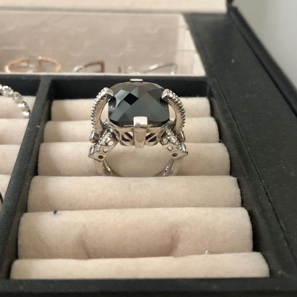 Black onyx costume ring - Picture 4 of 8